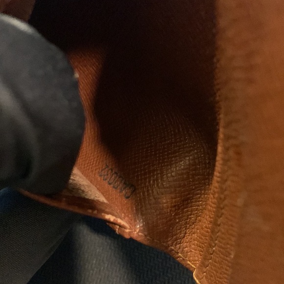 Louis Vuitton Bi Fold Wallet - Picture 9 of 9